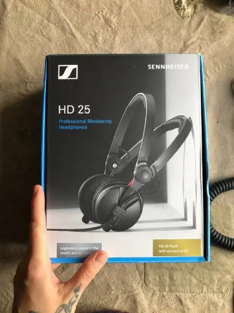 sennheiser hd 25, состояние отличное, есть запасные подушечки. 500 350 лари — Тбилиси — 500 350 ₾