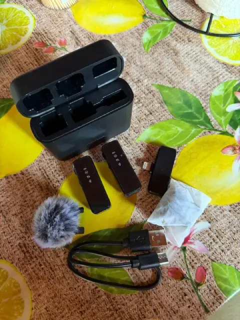 2-в-1 AKSDOM (Lightning / iPhone) — 45 GEL — Tbilisi — 45 ₾