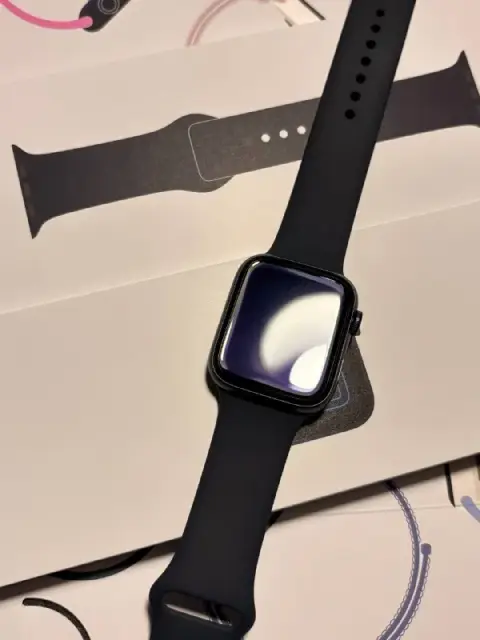 Apple Watch SE 3, 44 мм. Часы абсолютно новые, не использовались. — Batumi — 869 ₾