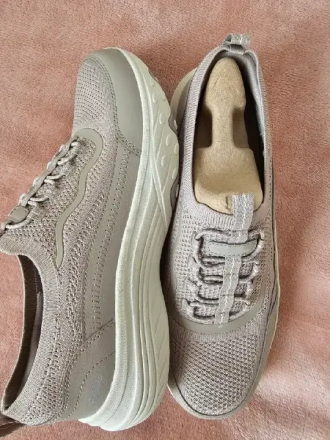 Skechers новые 40/40.5 — Тбилиси — 150 ₾