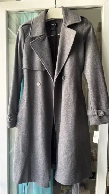DKNY, новое (подойдет от М и далее) 250 лари — Tbilisi — 250 ₾