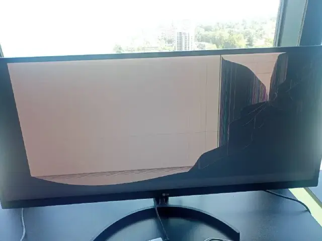 LG 34WL50S-B на запчасти или чтобы смачно разбить))) — Batumi — 70 ₾
