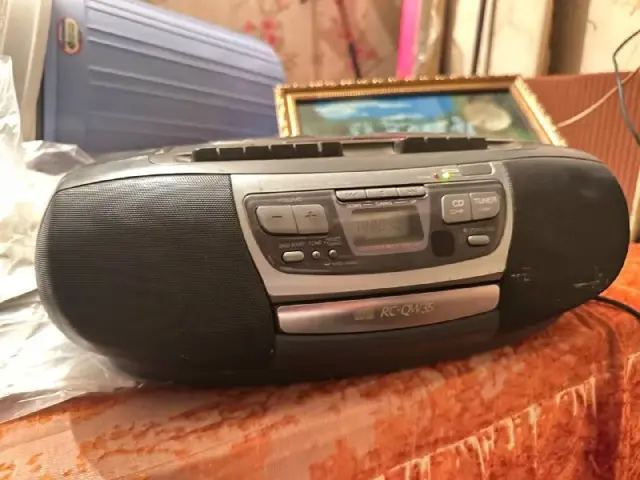JVC поддерживает: кассету, диск и радио. — Tbilisi — 50 ₾