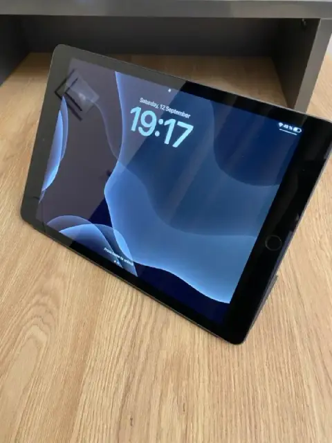 Apple iPad 8th Gen 10.2», 32 GB, Wi-Fi, Space Gray. Отличное состояние, практически не использовался — Tbilisi — 480 ₾