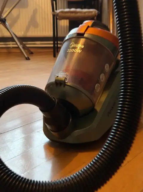 Midea MGE13A б/у, но работает хорошо🧹 — Tbilisi — 80 ₾