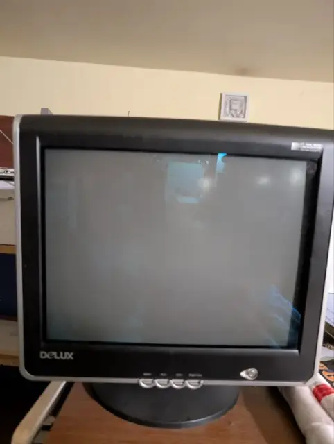 CRT) мониторы и телевизор (Delux, Samsung Plano, Dell). — Tbilisi