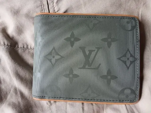 Louis Vuitton, 35 лари — Тбилиси — 35 ₾