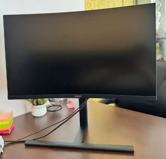 HUAWEI MateView GT 27 — Batumi — 550 ₾