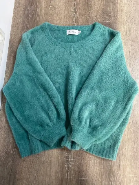 Женский свитер изумрудный M-L — Батуми — 35 ₾