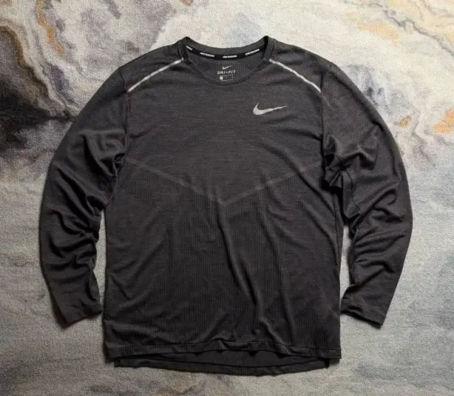 Лонгслив Nike Run мужской новый — Батуми — 149 ₾