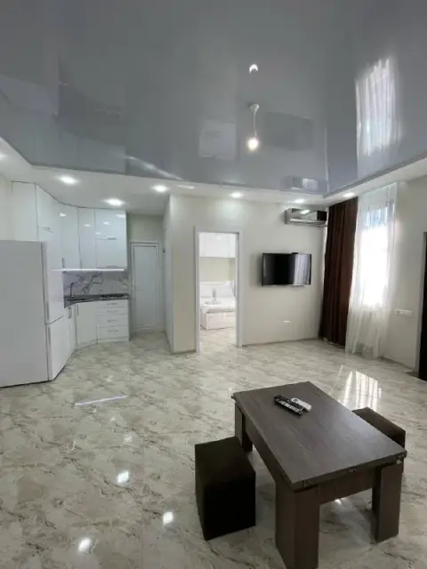 🏡 СДАЁТСЯ ПРОСТОРНАЯ ДВУХКОМНАТНАЯ КВАРТИРА — Батуми — 400 $