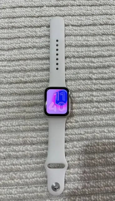 Apple Watch SE3 40 mm. Практически новые. Куплены 3 месяца назад. Состояние идеальное. Носили очень — Анталия — 10 000 $
