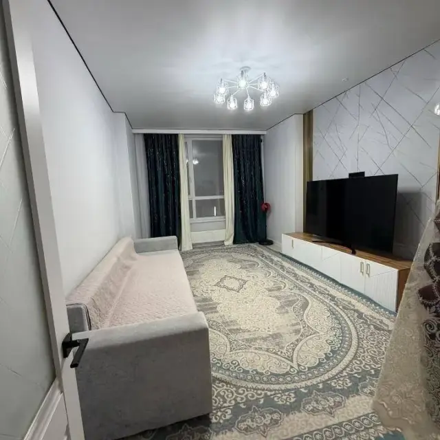 1 қыз іздейміз. 1 бөлмеге 3ші қыз керек. Адрес: Е-36, 9/1 ЖК Республика. Оплата: 65к — Astana