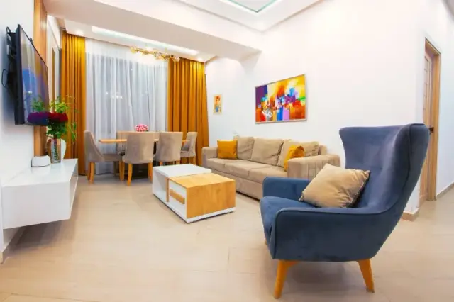 For sale direct from the owner 3 room apartment 80 meter square in yerevan near metro barekamutyun v — Ереван