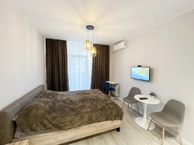 Komunna Tower. — Батуми — 400 $