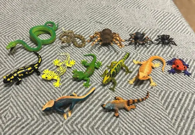 Schleich 13 шт + набор ферма кроликов, морских свинок (кормушка утеряна) — Тбилиси — 30 ₾