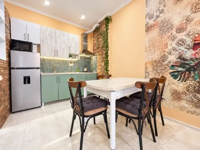 1+1 в районе парка 6 мая — Батуми — 600 $
