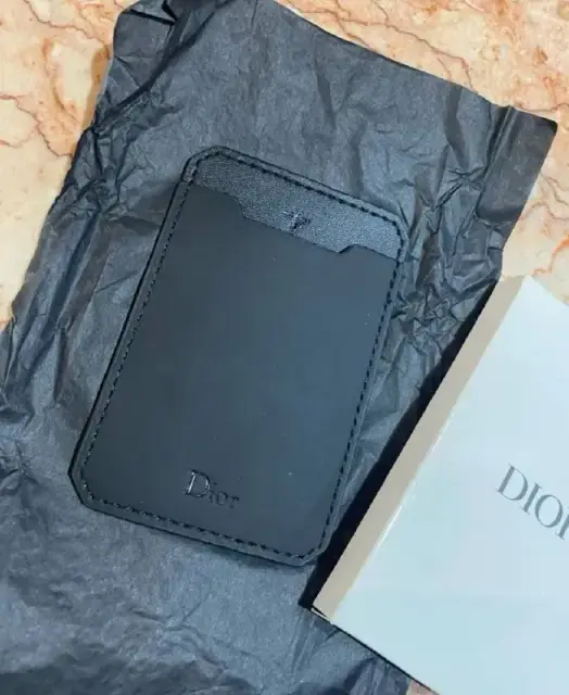 Dior smartphone card holder — Yerevan — 20,000 ֏