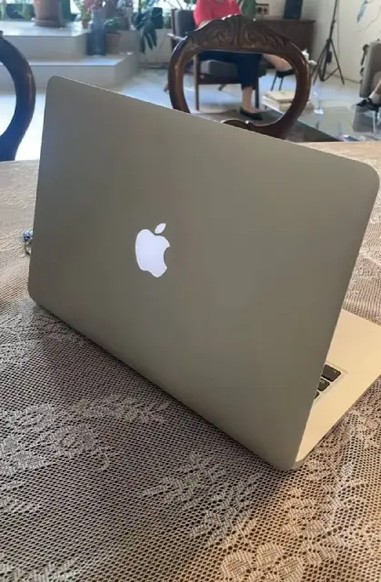 MacBook Air 13» (Early [phone]GEL — Tbilisi — 350,250 ₾