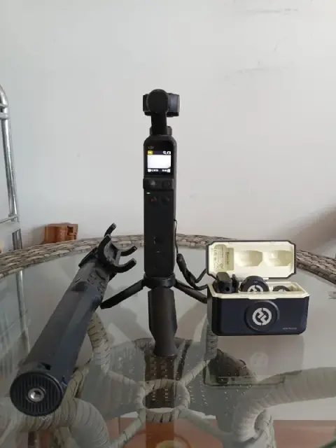 DJI osmo pocket 2 в отличном состоянии, объектив и экран в защитных стеклах. Бонусом штатиф, родная — Батуми — 500 ₾