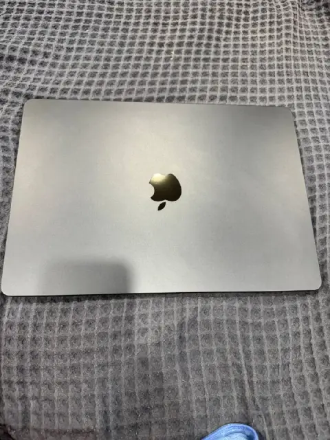 MacBook Air M2 15» (8/256 ГБ) — Батуми — 2 100 ₾
