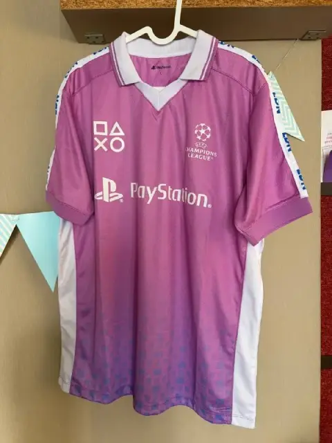 PlayStation Поло L 20 лари, футболка аниме М 8 лари — Tbilisi — 20 ₾