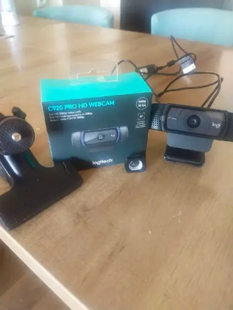 Logitech C920 Pro HD. Практически не использовалась, ещё в заводских плёнках + дополнительная клипса — Tbilisi — 200 ₾