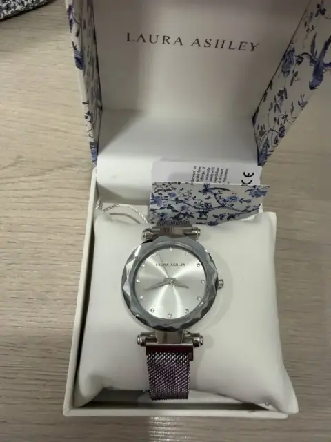 Laura Ashley и браслет Pandora, предлагайте вашу стоимость 🔥 — Тбилиси