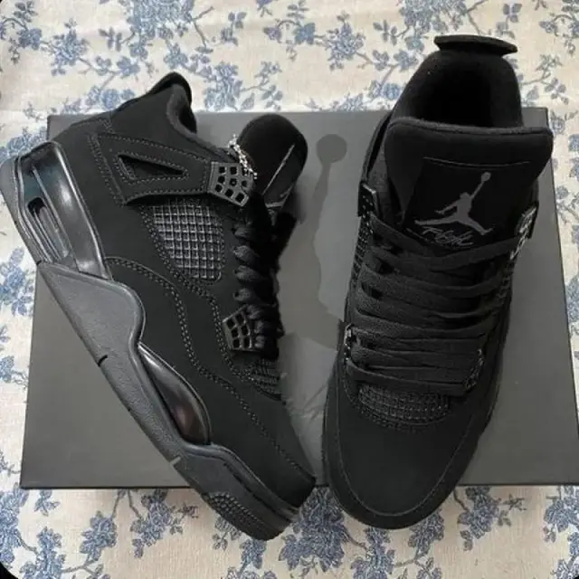 Jordan 4 Retro Black Cat — Тбилиси