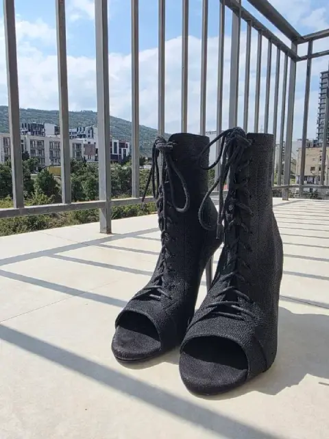High Heels — Тбилиси — 70 ₾