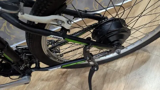 TREK 3500 18» бу 46 см колеса 26, 3×7 скоростей. — Установлен мотор на 350 ват, — батарея 14 — Тбилиси — 1 400 ₾