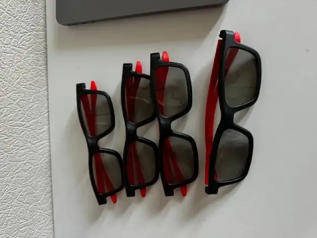 4 пары 3D очков для кинотеатров — Тбилиси — 15 ₾