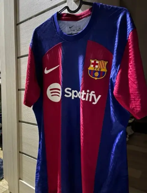 Продам футбольную джерси FC Barcelona (домашняя форма, Spotify) — Астана — 3 000 ₸