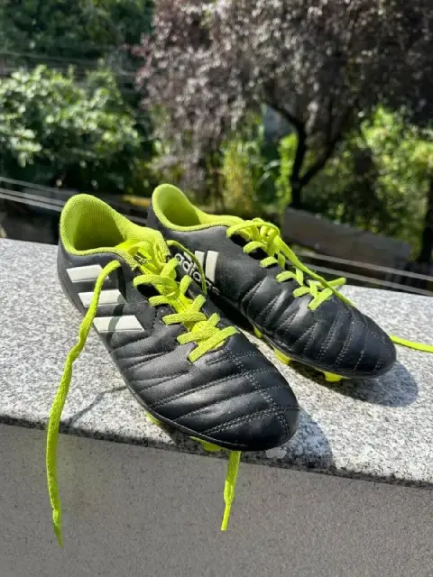 Продам футбольные бутсы Adidas, в отличном состоянии, размер 38 Eu стоимость 40 лари. — Батуми — 40 ₾