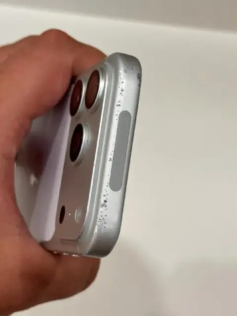 Продам iPhone 17 Pro 256 Gb Silver. АКБ 92. — Батуми — 2 200 ₾