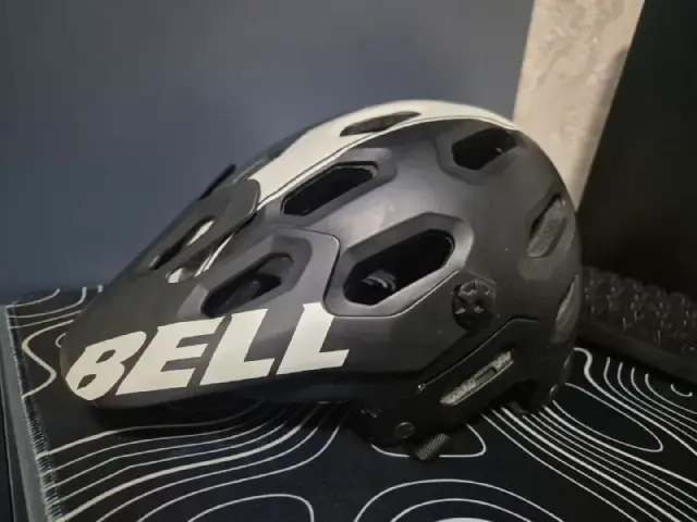 Вело шлем BELL — Батуми — 30 ₾