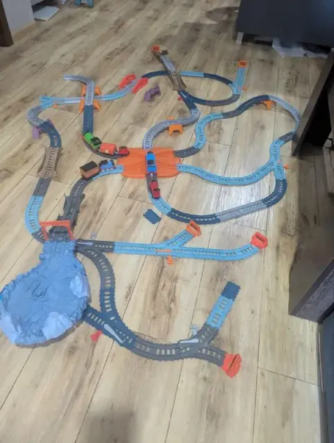 Продам огромный набор детской железной дороги Thomas & Friends (Томас и Друзья) — Batumi — 150 ₾