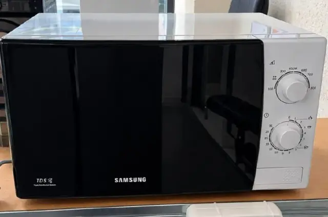 Микроволновая печь SAMSUNG ME81KRW — Batumi — 190 ₾