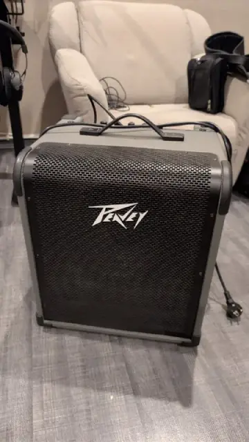 Басовый комбоусилитель Peavey Max 100 — Тбилиси — 400 ₾