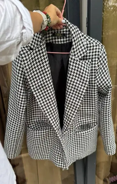 Жакет — Батуми — 20 ₾