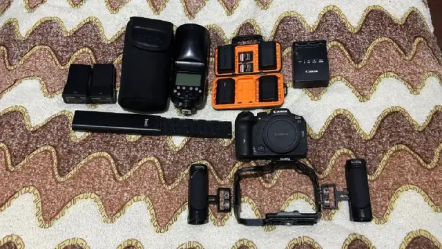 Фотоаппарат Canon R7 — Batumi — 2,300 ₾