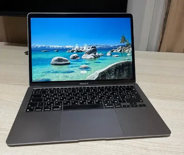 MacBook Air M1 2020 — Батуми — 1 299 ₾