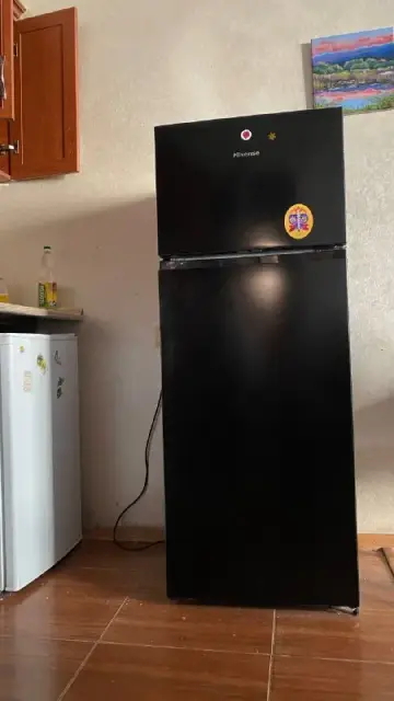 Холодильник — Батуми — 250 ₾