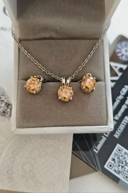 Серьги и подвеска комплект из муссонита — Тбилиси — 60 ₾