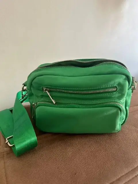Сумка зеленая Only 25 лар — Батуми — 25 ₾