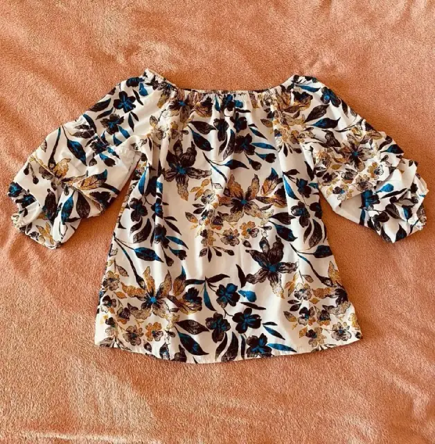 Блуза с красивым узором — Батуми — 15 ₾