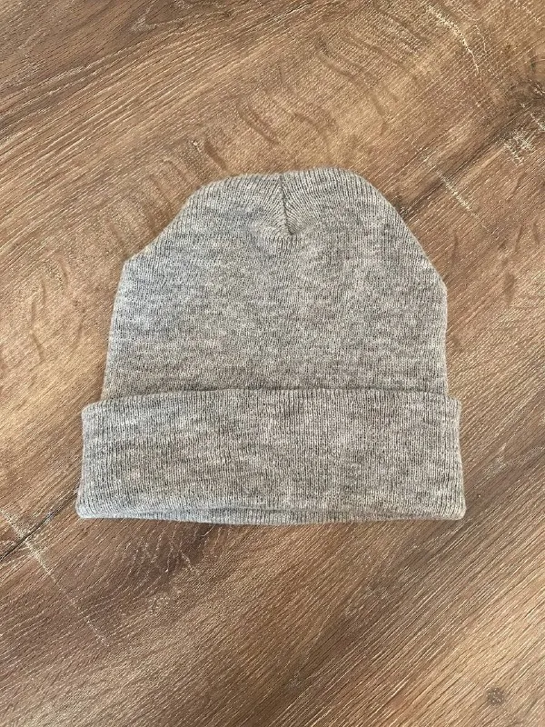 Шапка серая