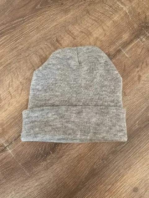 Шапка серая — Батуми — 15 ₾
