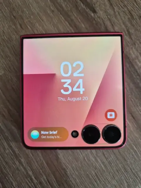 Samsung galaxy z flip 7 256gb — Батуми — 1 990 ₾