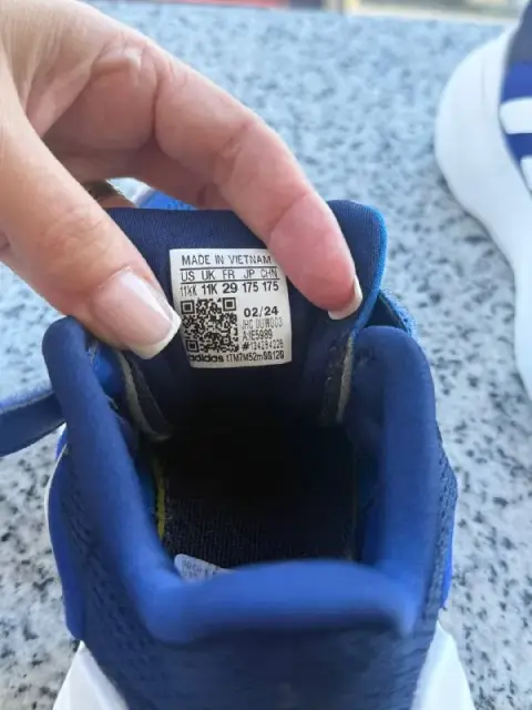 Детские оригинальные кроссовки adidas — Батуми — 60 ₾